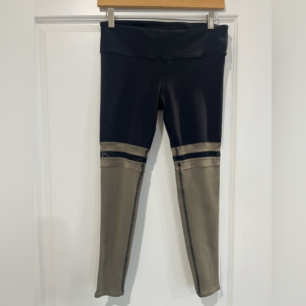 Alo yoga color bloc leggings with sheer panel
